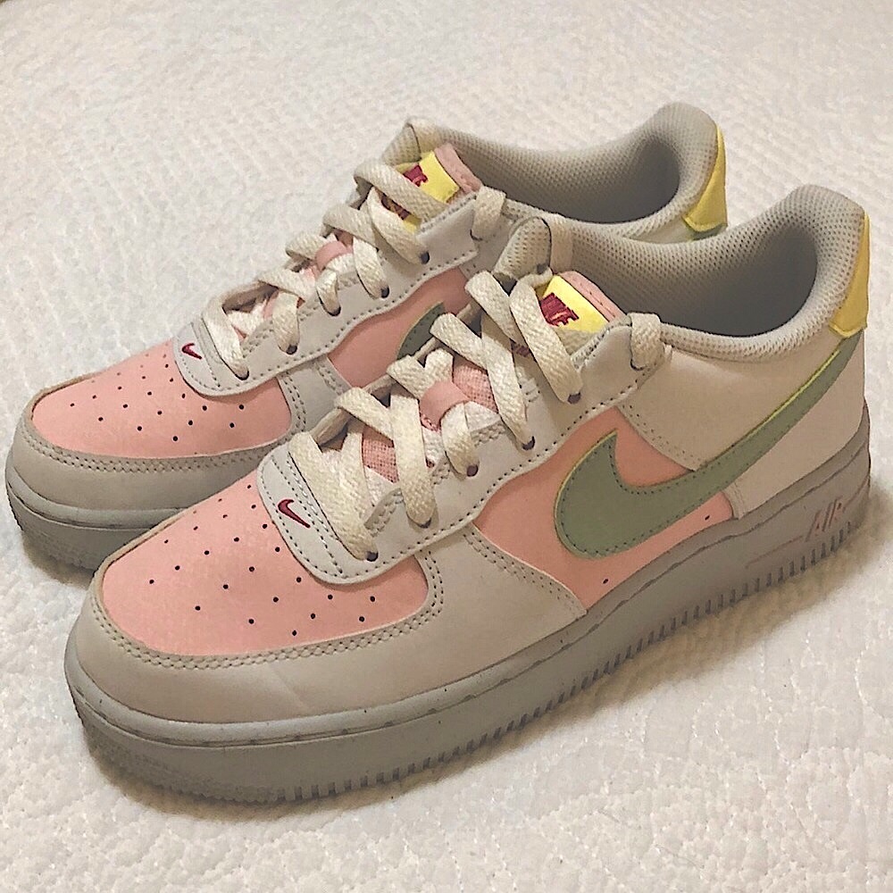 🔥BIG KID NIKE AIR FORCES🔥 NO CREASES! CUTE PASTEL COLORS! USED ONLY 5 TIMES!